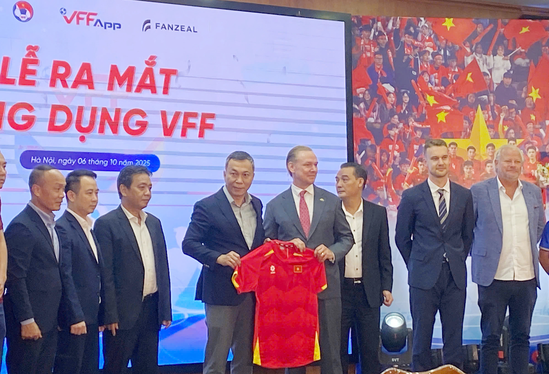 Ứng dụng VFF kết nối cầu thủ và người hâm mộ

